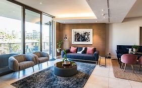 Elegant Waterfront Apartment With No Loadshedding
